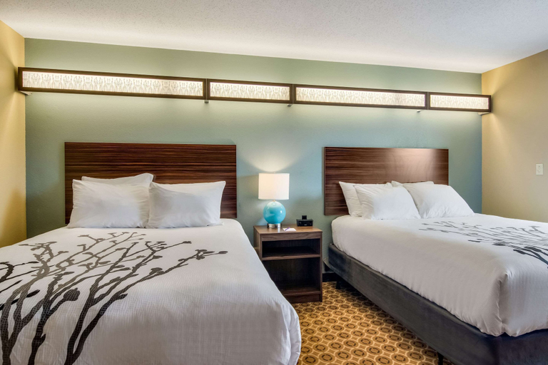 Bedroom 4, Sleep Inn & Suites Steubenville at the University, Jefferson