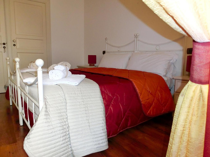 Bedroom 4, Garibaldi 61, Agrigento