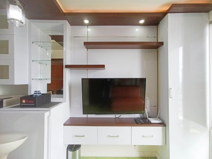 Others 4, Comfort 1BR at Vida View Makassar Apartment By Travelio, Makassar