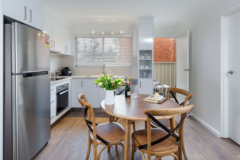Others 3, The Executive - Central & Sophisticated, Albury