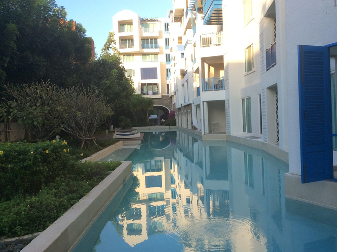 Sport & Beauty 5, The Che Pool Access Beachfront Condo by Away, Hua Hin