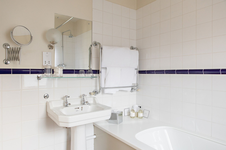 Bathroom 4, The White Swan Inn, North Yorkshire