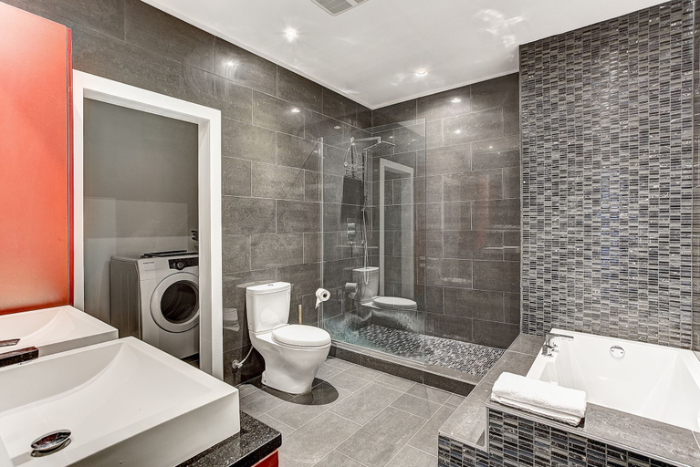 Bathroom 4, Destination Stays - LOFT HOUSE Quartier des Spectacles, Montréal