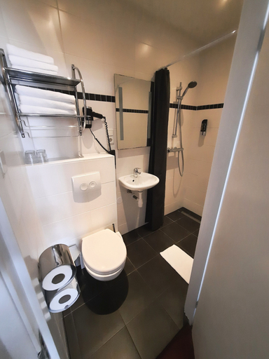 Bathroom 5, Hotel Washington, Amsterdam