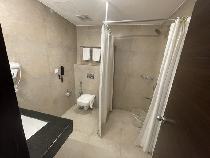 Bathroom 5, Hotel Yamuna, Pathanamthitta