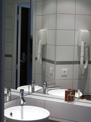 Bathroom 4, Source Hotel, Paris