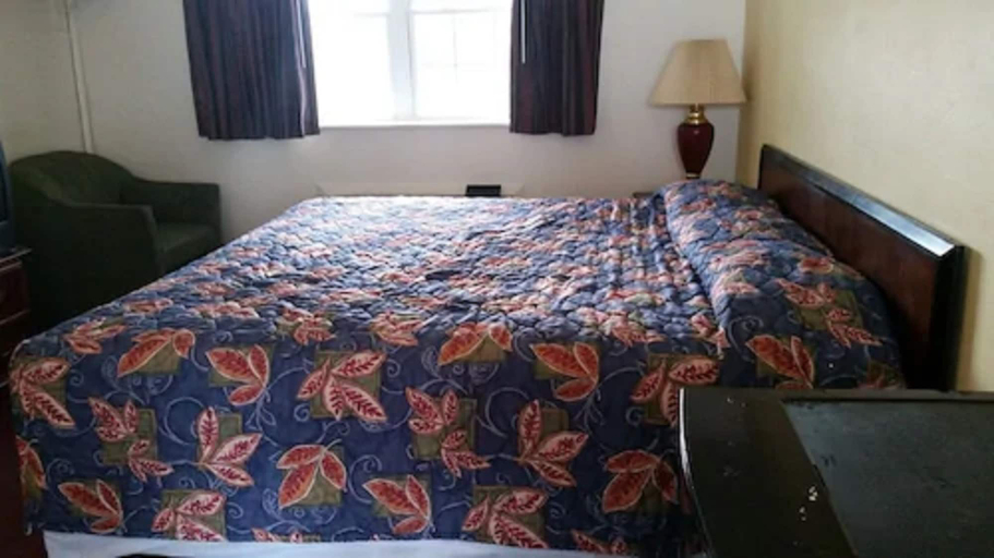 Bedroom 2, The Virginia Lodge, Fairfax
