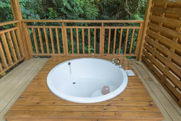 Bathroom 3, Crossing The Rainbow Bridge B&B, Hualien