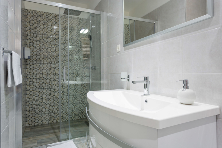 Bathroom 2, Luxury Rooms Floramye - Adults Only, Split