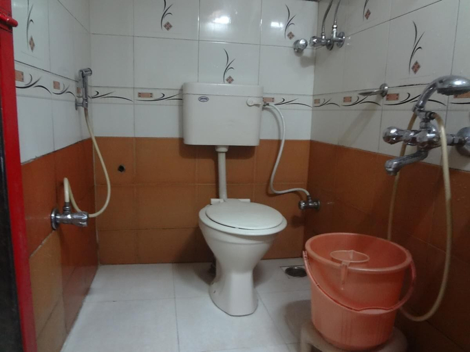 Bathroom 4, Hotel Swapna International, Mumbai City