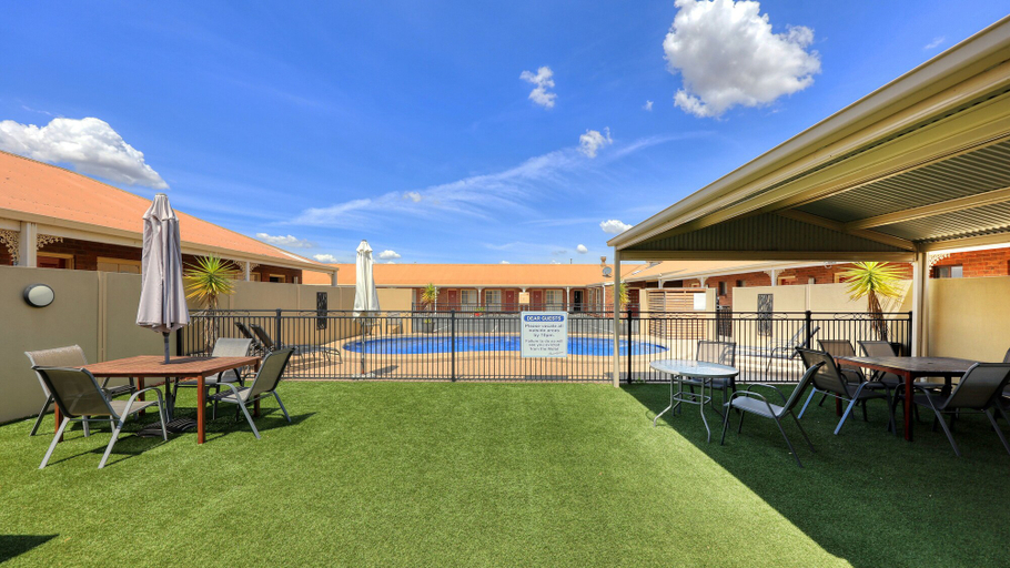 Exterior & Views 2, Top of the Town Motel & Apartments, Benalla - Benalla