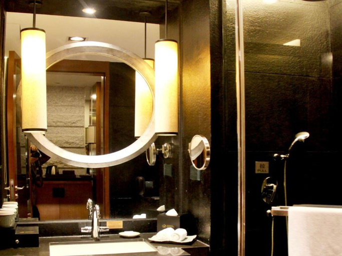 Bathroom 5, WorldHotel Grand Dushulake Suzhou, Suzhou