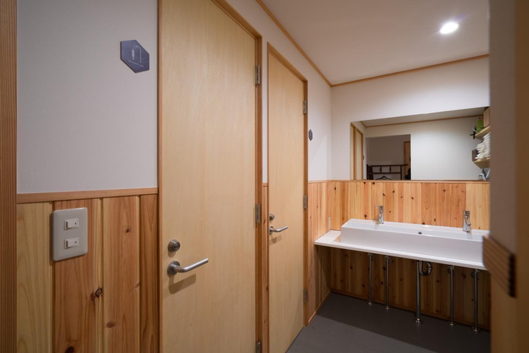 Bathroom 3, Ito Ryokan, Chūō