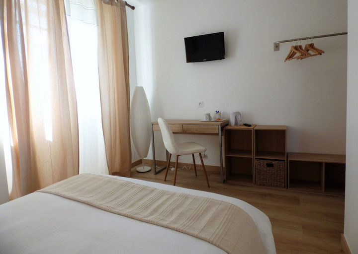 Bedroom 4, Les Hauts de Malirat, Lot