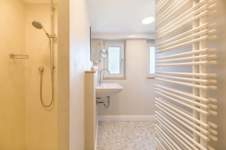 Bathroom 3, Logierhaus Rosa-Lena, Aurich