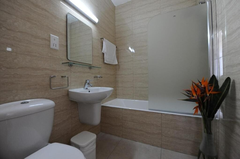 Bathroom 4, Cosmelenia Hotel Apartments
