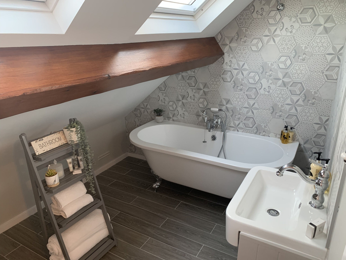 Bathroom 3, Castellor, Anglesey