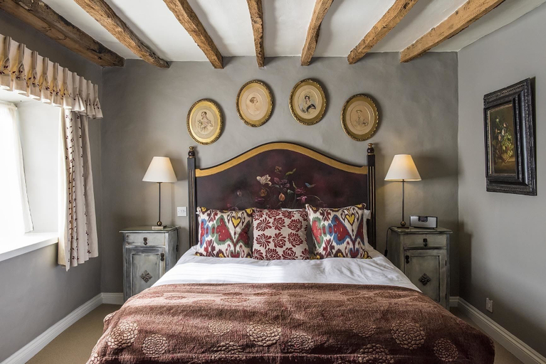 Bedroom 2, The Howard Arms, Warwickshire