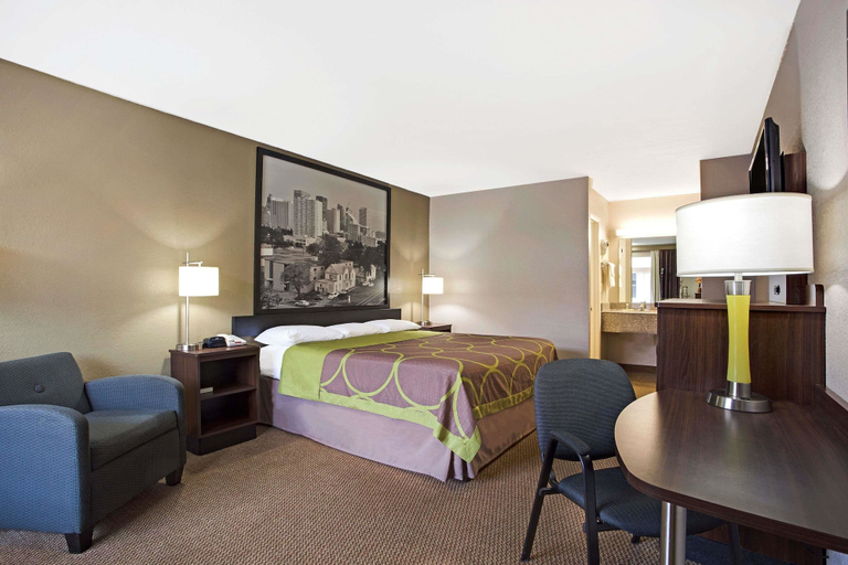 Bedroom 3, Super 8 by Wyndham Oklahoma/Frontier City, Oklahoma