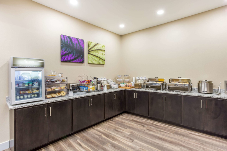 Food & Drinks 5, Sleep Inn Logan Ohio-Hocking Hills, Hocking