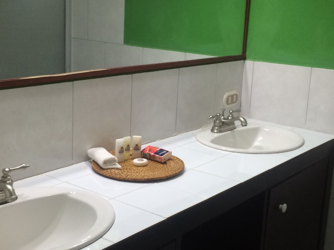 Bathroom 5, SABAS Beach Resort, Tamanique