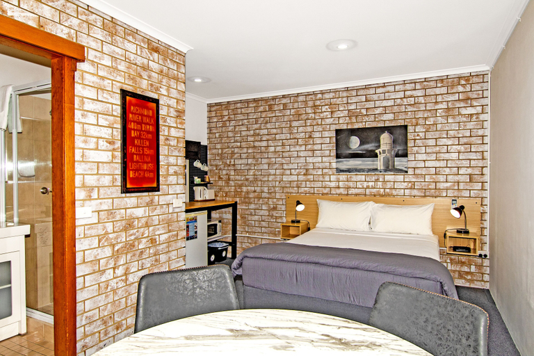 Bedroom 2, River Street Motel, Ballina