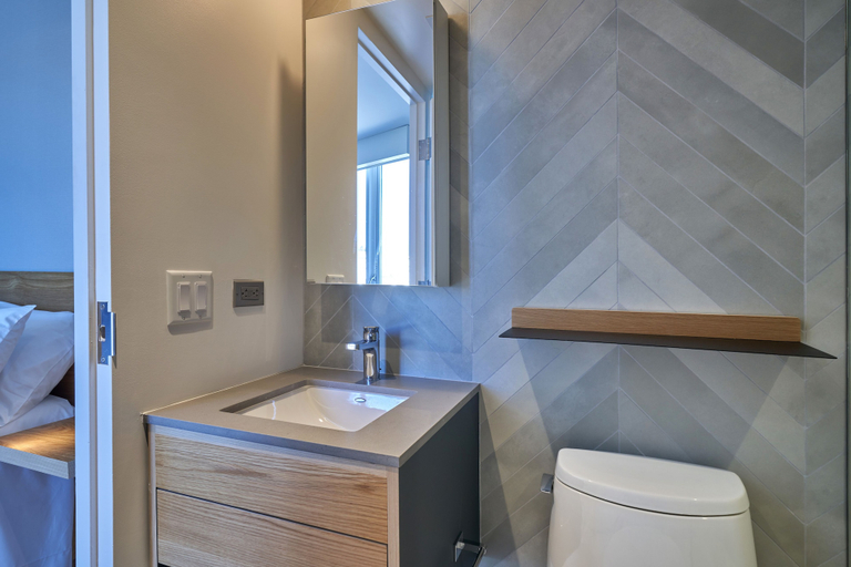 Bathroom 4, Mayumi, Los Angeles