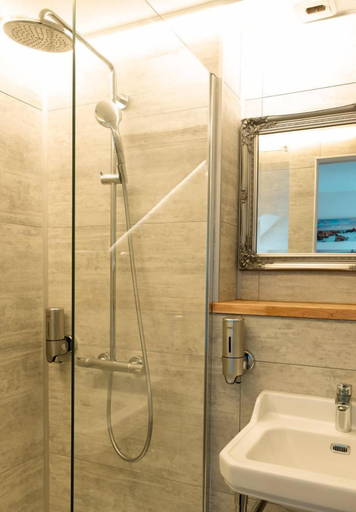 Bathroom 4, Grand Hôtel Abbatiale Bénodet The Originals Relais, Finistère