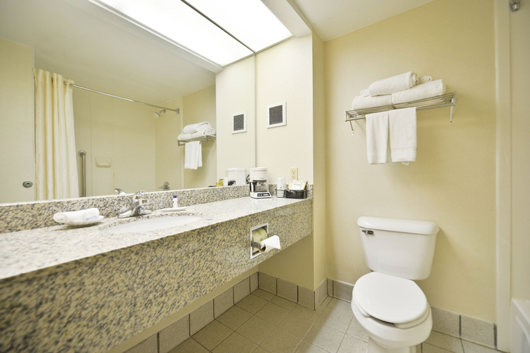 Bathroom 5, Best Western Plus Richmond Indiana I-70, Wayne