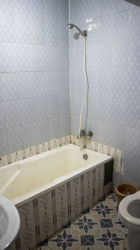 Bathroom 3, Gulf Suites Hotel, Accra