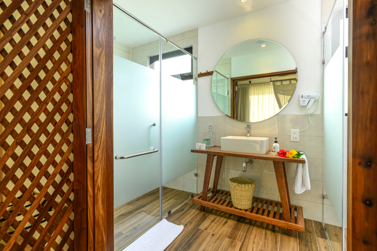 Bathroom 5, TOA Hotel and Spa, Kati