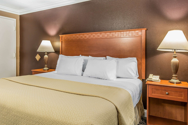 Bedroom 3, Rodeway Inn Ventura Midtown, Ventura