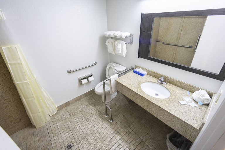 Bathroom 4, Ocean Breeze Inn, Saint Johns