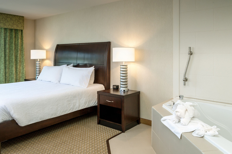 Bedroom 3, Hilton Garden Inn Eugene/Springfield, Lane