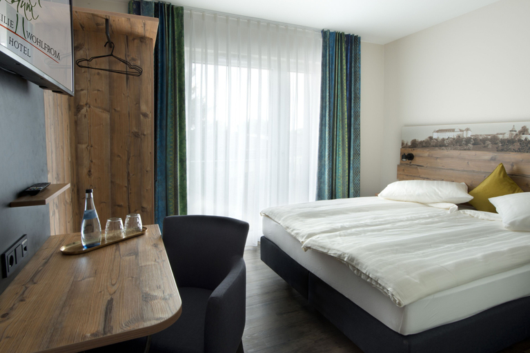 Bedroom 4, Hotel Zum Grünen Baum, Ostalbkreis