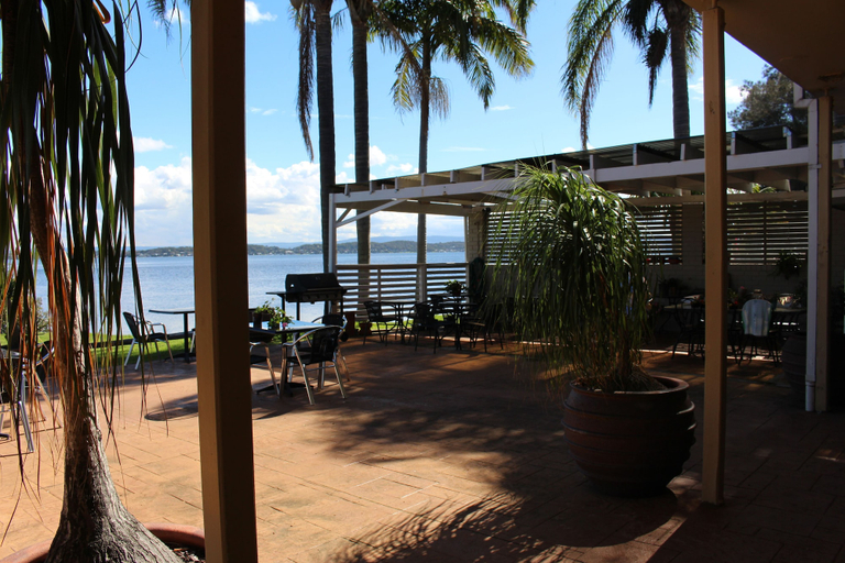 Others 5, Squid Ink Motel, Lake Macquarie - East