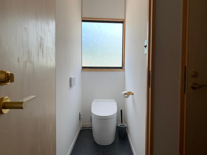 Bathroom 5, Tagore Harbor Hostel, Numazu