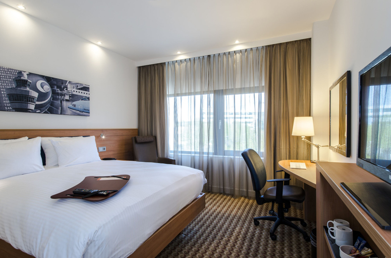 Bedroom 5, Hampton by Hilton Amsterdam / Arena Boulevard, Amsterdam