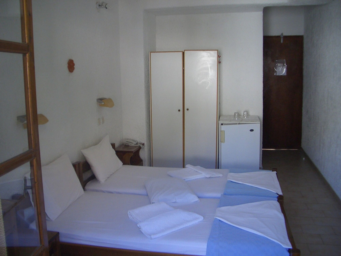 Bedroom 4, Oinoi Hotel, North Aegean