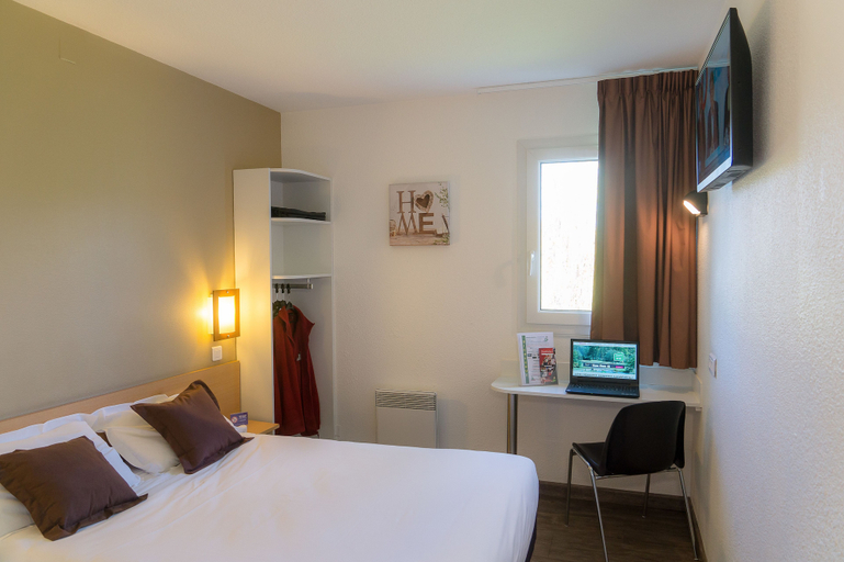 Bedroom 3, Fasthotel Perigueux, Dordogne