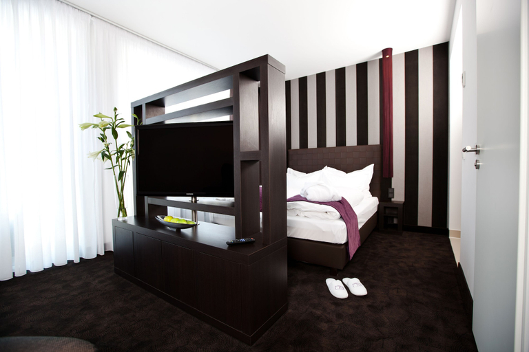 Bedroom 5, Goodman's Living, Berlin