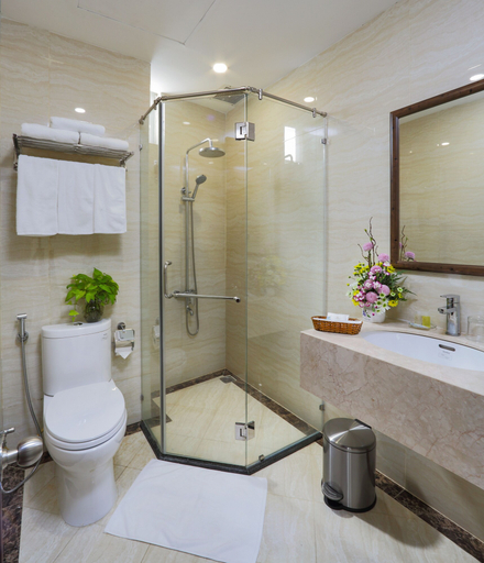 Bathroom 4, Golda Hotel, District 5