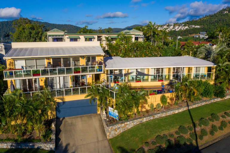 Exterior & Views 2, Sunlit Waters Studio Apartments, Whitsunday