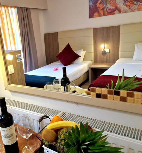 Bedroom 3, Fitos Inn Guest House