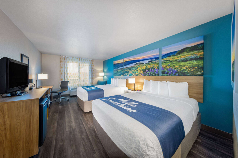 Bedroom 3, Days Inn by Wyndham Lathrop, San Joaquin