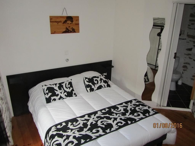 Bedroom 2, Auberg'Inn, Tarn