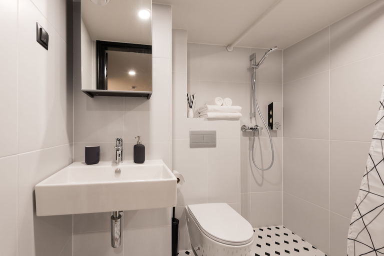 Bathroom 3, Hilltop Apartments City Centre, Tallinn