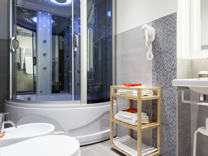 Bedroom 5, Lh Royal Suites, Rome