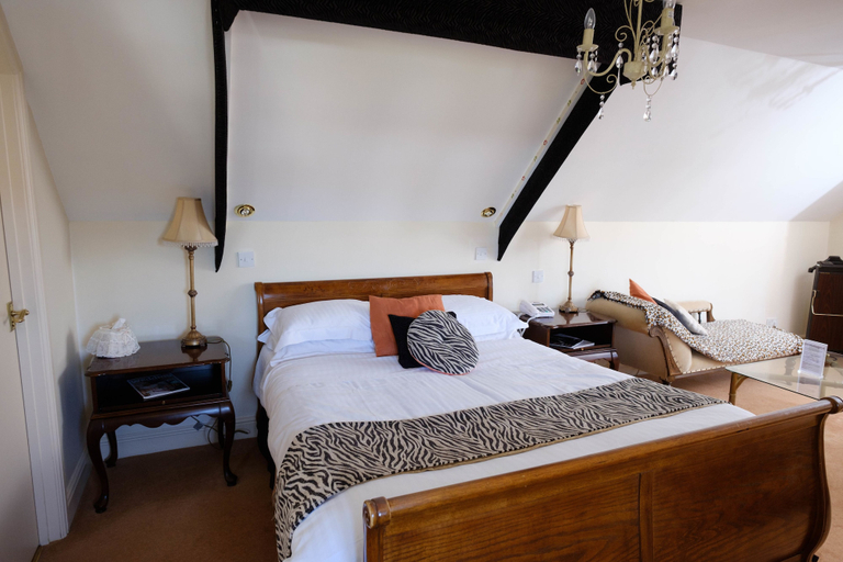 Bedroom 3, The Great House Hotel & Restaurant, Bridgend