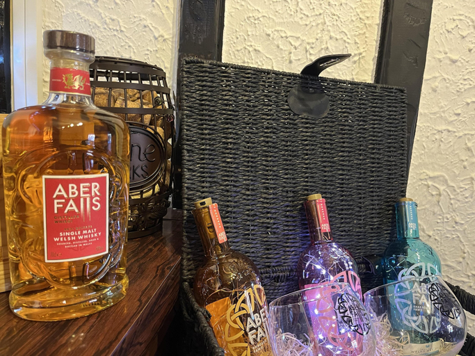 Food & Drinks 5, The Lake View Hotel, Gwynedd